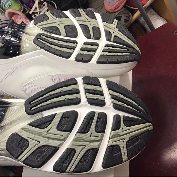 Drew Lightning II V - Men's Athletic Walking Shoe. Like New. - Picture 13 of 16